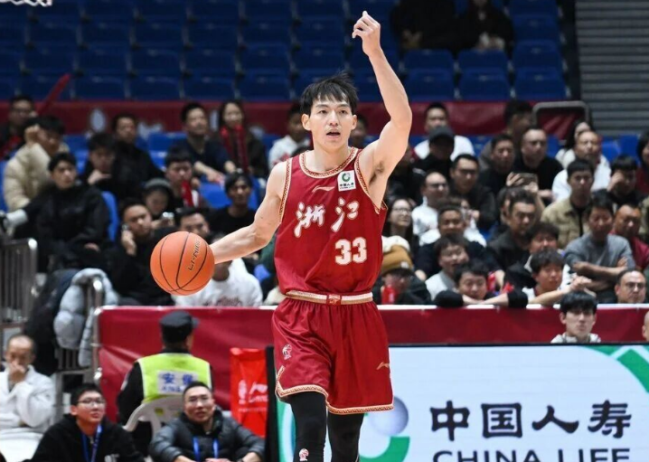 OD体育官网-郭艾伦伤停12场！浙江双杀广州换帅后10战8胜 徐昕狂送6帽